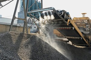  Stationäre Benebelung eines Brechers • Stationary crusher fogging 