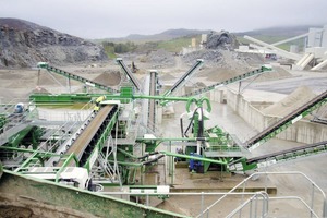  14 Nassaufbereitungsanlage bei Velde Pukk • Wet processing plant at Velde Pukk 