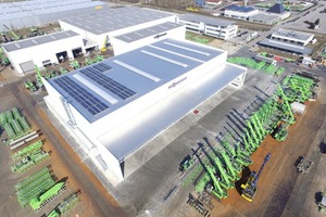  1	Neue Produktionshalle mit 6700 m² Fläche • The new production hall covering 6700 m² 