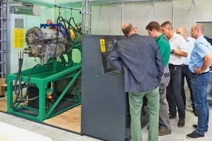  6	Das neue ReMan-Center für Hydraulik- und Getriebekomponenten bietet umfassende Testvorrichtungen für Reparatur- und Austauschteile The new ReMan Centre provides comprehensive testing procedures for repaired and rebuilt components 