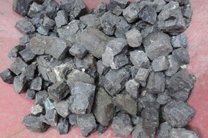  1 Sauberes -150 + 50 mm Kohleprodukt nach der Sortierung • Selection of the -150+50mm clean coal product following sorting 