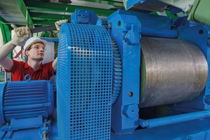  Doppelwalzenbrecher im Technikum des Instituts für Aufbereitungsmaschinen der TU Bergakademie FreibergDouble roll crusher in the technical center of the Institute of Mineral Processing Machines of the TU Bergakademie Freiberg 