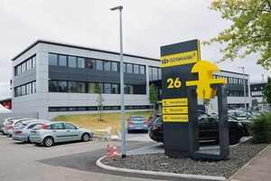  Der neue Standort bietet auch den Verwaltungsmitarbeitern ein hervorragendes Arbeitsumfeld # The new location provides also the administrative staff with an excellent working environment 