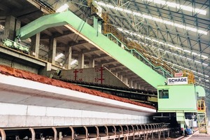  SCHADE-Halbportalkratzer für Baosteel im BetriebSCHADE Semi-Portal Reclaimer in operation at Baosteel 