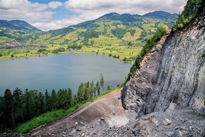  Der Steinbruch Zingel am Lauerzersee wird seit 40 Jahren von der KIBAG betrieben # The Zingel quarry on Lake Lauerz has been operated by KIBAG for forty years 