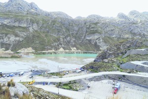  2	Tailing Damm in Südamerika • Tailing dam in South America 