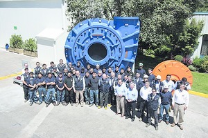  4 Die Mitarbeiter sind stolz auf die Warman®-Schlammpumpe • Employees are proud of the Warman® slurry pump 