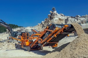  1	Der R1100S beim Einsatz in der Region Gaziantep beim Brechen von Kalkstein auf 0 – 35 mm⇥Use of the R1100S in road construction in the Gaziantep region when crushing limestone to 0 – 35 mm  