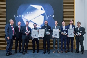  Preisträger Rohstoffeffizienzpreis 2017 (von links: Staatssekretär Machnig, Prof. Watzel, die Vertreter von Fraunhofer IPA (3,4), BTS GmbH (5), Cronimet Envirotec GmbH (6,9)The winners of the 2017 German Resources Efficiency Award (from left: Undersecretary of State Machnig, Prof. Watzel and the representatives of Fraunhofer IPA (3, 4), BTS GmbH (5) and Cronimet Envirotec GmbH (6, 9)  