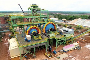  <div class="bildtext">SAG Mühlen bei Aurizona Gold in Nordost Brasilien • SAG mills at Aurizona Gold in northeast Brazil</div> 