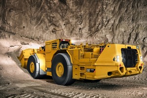  1 Der neue Untertage-Fahrlader Cat&nbsp;R1700 mit 257&nbsp;kW (350&nbsp;PS) Motorleistung und einem zulässigen Gesamtgewicht von rund 63&nbsp;t • The new Cat&nbsp;R1700 underground LHD loader with 257&nbsp;kW (350&nbsp;hp) motor power and a permissible total weight of around 63&nbsp;t 