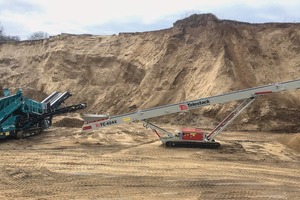  2 Kieswerk Kembs: Powerscreen Warrior 1400X mit Telestack TC424X als SchlüsselmaschinenKembs gravel plant: Powerscreen Warrior 1400X with Telestack TC424X as the key machines 