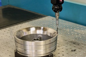  7 Mit hoher Präzision gedrehter Ventilsitz aus G-X 200 CrMo 25 3 für eine Pumpe zur Förderung stark schleißender Suspensionen im BergbauValve seat made of G-X 200 CrMo 25 3 with high-precision machining for a pump conveying highly abrasive suspensions in mining 