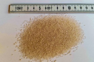  <div class="bildtext">1 Ammoniumsulfat ist ein wichtiges Düngemittel. Lovochemie zerkleinert das Material mit einer Rotorprallmühle von BHS-Sonthofen auf eine Korngröße bis 0,2&nbsp;mm • Ammonium sulfate is an important fertilizer and raw material for fertilizers. Using a rotor impact mill from BHS-Sonthofen, Lovochemie grinds the material to a grain size of 0.2 mm</div> 