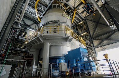 <div class="bildtext">5 Schlackevermahlung mit einer Vertikalmühle bei Ecocem • Slag grinding with a vertical mill at Ecocem</div>