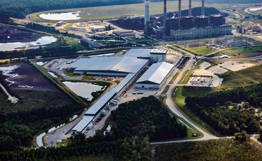 <div class="bildtext">14 Gipskartonplattenwerk in den USA • Plasterboard plant in the USA</div>