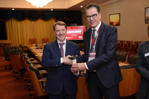  Bundesentwicklungsminister Gerd Müller und Russlands Vizepremierminister Alexey Gordejev bei der 12. Deutsch-Russischen Rohstoff-Konferenz  