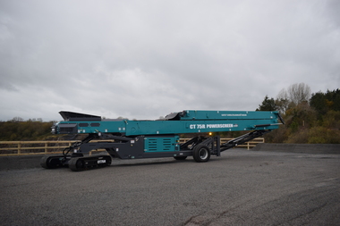  Powerscreen® CT75R tracked radial stockpiling conveyor 