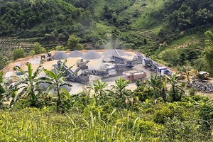  1 Aufbereitung von Basalt für den Ausbau von Vietnams Infrastruktur mit einem KLEEMANN Anlagenzug  