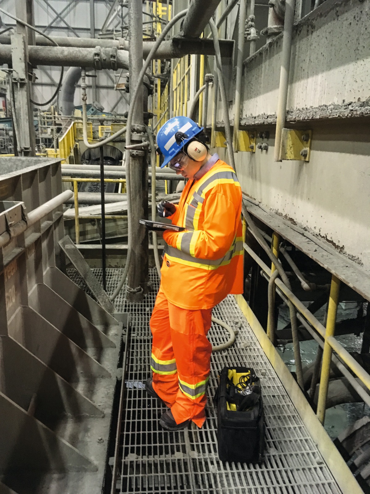 Service program especially for condition monitoring of vibrating