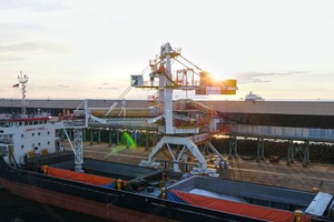  The new system loads the urea fertiliser fast and reliably onto ships in the port of Bintulu 