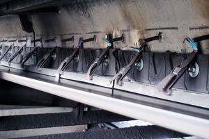  <div class="bildtext">2 Fixing solutions for AirScrape are available for the most diverse circumstances. Even pre-existing clamping systems can be used </div> 