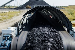  2 Der Overland Conveyor transportiert die Kohle vom Untertagebergwerk zur Hauptaufbereitungsanlage 