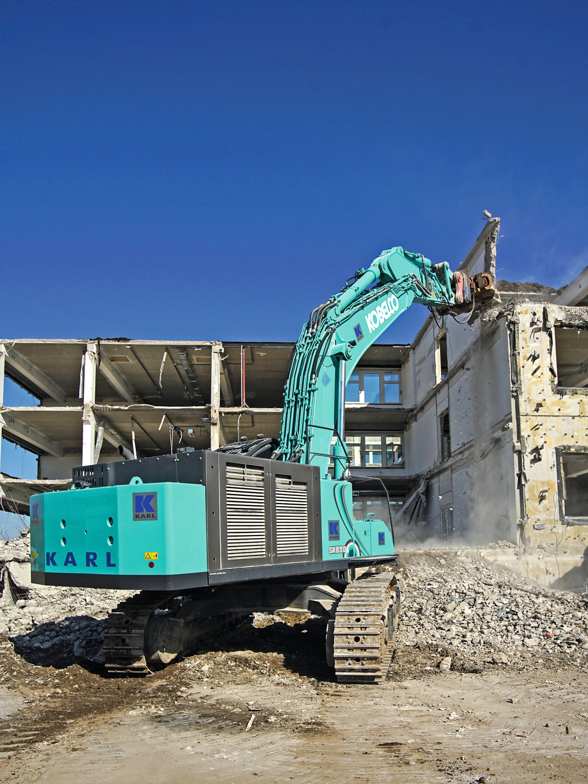 Kobelco SK850LC-10E in use at demolition companies - Mineral