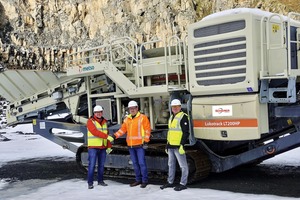  1 The mobile Metso:Outotec Lokotrack LT200HP cone crusher at its work site in the lava and basalt quarry in Strohn, from left: Ralph Phlippen (GM Fischer-Jung Aufbereitungstechnik GmbH), Bernard Douw (plant manager of the basalt and lava works of Ernst Scherer Baustoffe GmbH&nbsp;&amp; Co.&nbsp;KG) and Hugo Van Benthem (Metso Germany) 