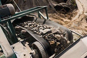  Conveyor belt in a Sicilian quarry 