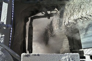  3 Fogging of a conveyor discharge 