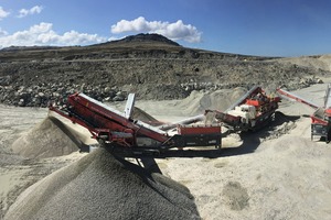  4 The two Sandvik QA451 doublescreen units at the Pony Pass quarry in the Falkland Islands are equipped with the WX-Range 