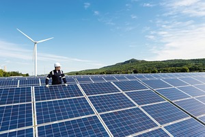  1 Wind- und Solarpark in Australien: Bergbau- und METS-Unternehmen (Mining Equipment, Technology and Services) steigen zunehmend auf erneuerbare Energien oder hybride Energieversorgung um  