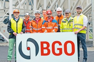  The technical managers of the BGO partner companies with the SBM team at the final ac-ceptance at the beginning of July (from left): Jean-Marc Probst, Wagner Betontechnik; Rolf Grüniger, Holcim SA; Styves Burnet, BGO SA; Helmut Hackel, SBM; Mathieu Provost, H2M Exploitation; Laurent Dorthe, GCM SA; Helmuth Neubacher and Christoph Schobesberger, both SBM 