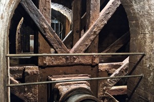  <div class="bildtext">The shaft of the stamping mill wheel, built in 1846, is about 8m below ground level</div> 