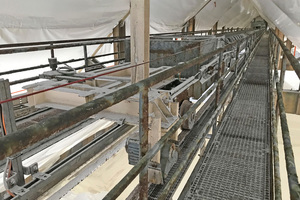  <div class="bildtext">The optimized belt stacker operates at heights of over 20 m</div> 