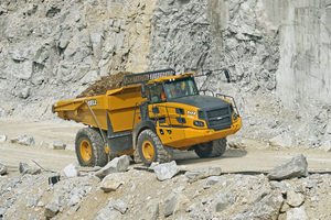 1	Der Bell B45E 4x4 mit 41 Tonnen Nutzlast zielt speziell auf kleine und mittlere Gewinnungsbetriebe 