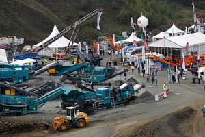  3	Processing demonstrations with mobile plant technology are also a major focus of the fair. Here at the penultimate steinexpo from 2014 