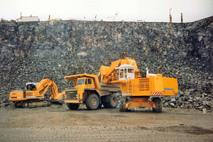  2	The fascination for construction machinery and actually experiencing it in action makes steinexpo what it already was in 1993 and still is now: a special demonstration fair in the middle of an active quarry 