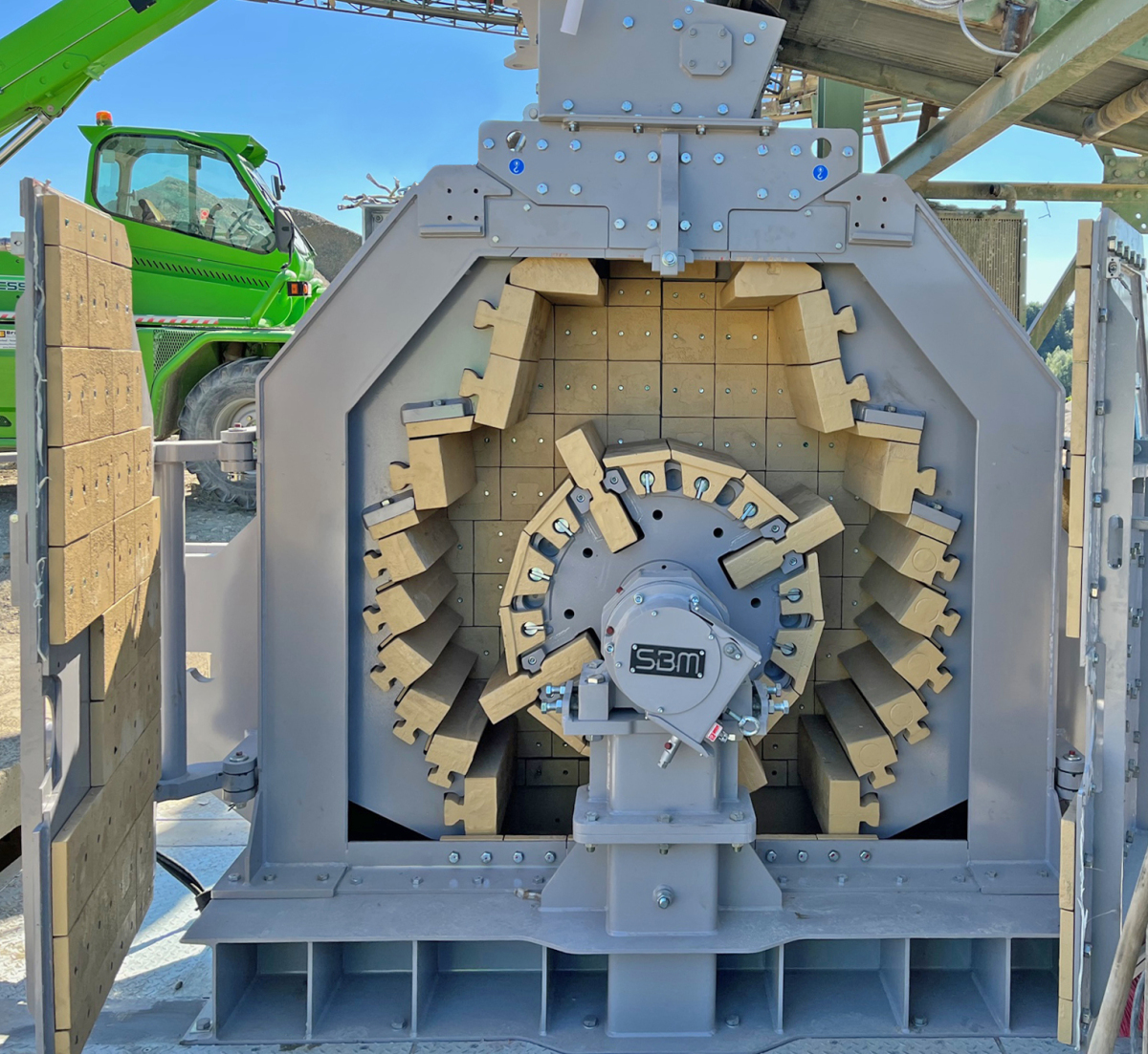 Reversible SMR impact crushers from SBM - Mineral Processing