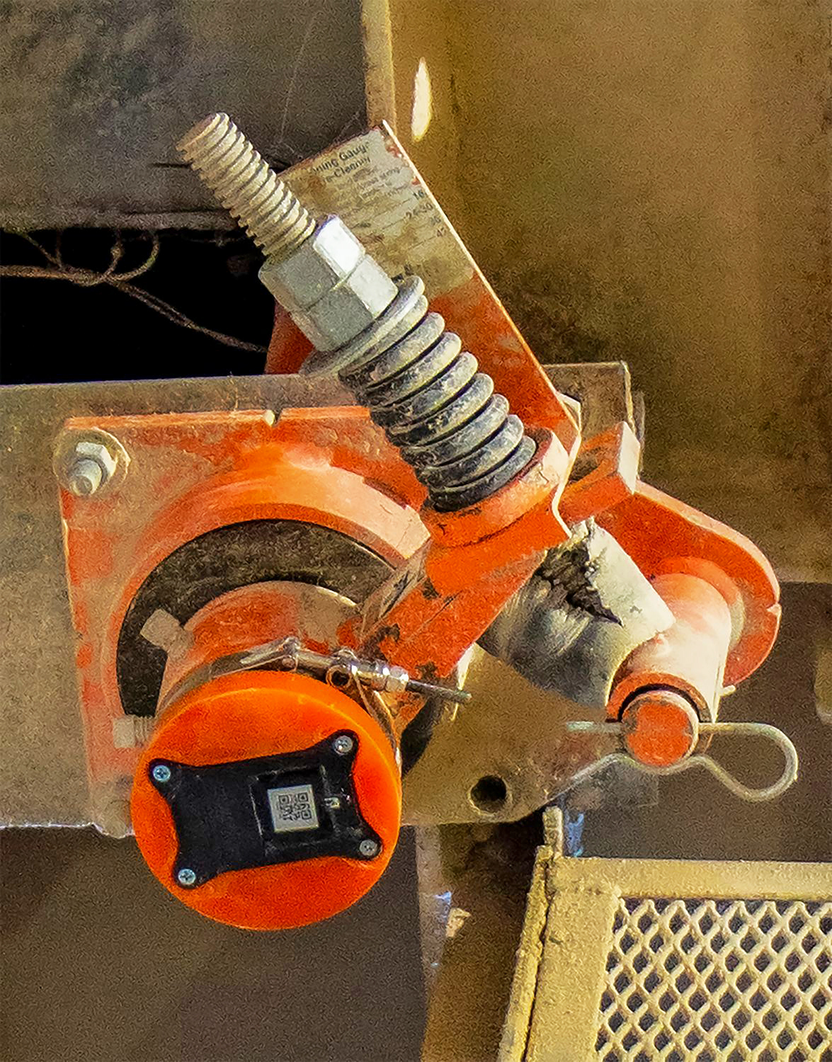 Conveyor outlet belt tensioners