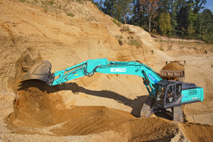  3	Thanks to high hydraulic power, the Kobelco SK350NLC-11 can make full use of its long reach on the wall 