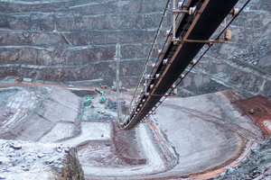  3	The system spans 850&nbsp;m across the entire pit with track ropes 