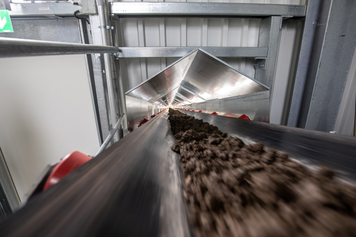 From construction waste into certified secondary building materials