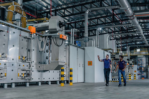  3	In der hochmodernen neuen Anlage in Malaysia wird das firmeneigene kontinuierliche Kautschukverfahren eingesetzt, das nur bei Linatex®-Kautschukprodukten zum Einsatz kommt 