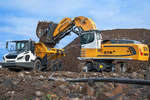  1	Der Elektro-Raupenbagger R 976 E wurde von der Liebherr-France SAS im französischen Colmar entwickelt 