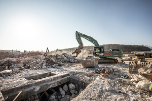  4	In the “Demolition and Environment” service area, Max Wild takes care of the planning, deconstruction and disposal of the demolition material 