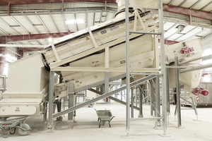  Conveying system up to first comminution stage  