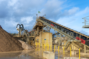  4	Different types of washed sand and gravel are produced in the processing plant 
