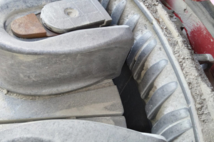  2	The alternating direction of rotation of the Rotor Impact Mill ensures uniform wear across all components, reducing system maintenance requirements 